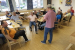 Udo begrüßt die Männerriege pünktlich um 19 Uhr zum diesjährigen Grill-Sommerfest. Udo begrüßt die Männerriege pünktlich um 19 Uhr zum diesjährigen Grill-Sommerfest.